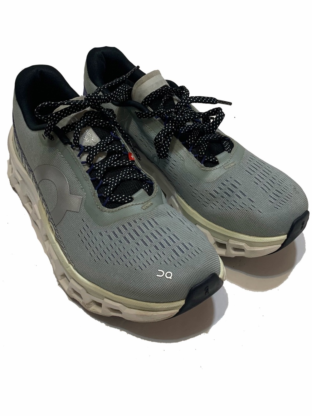 7.5 / On running Cloudmonster running shoes